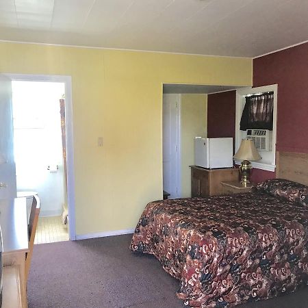 Crest Motel Bartlett Экстерьер фото