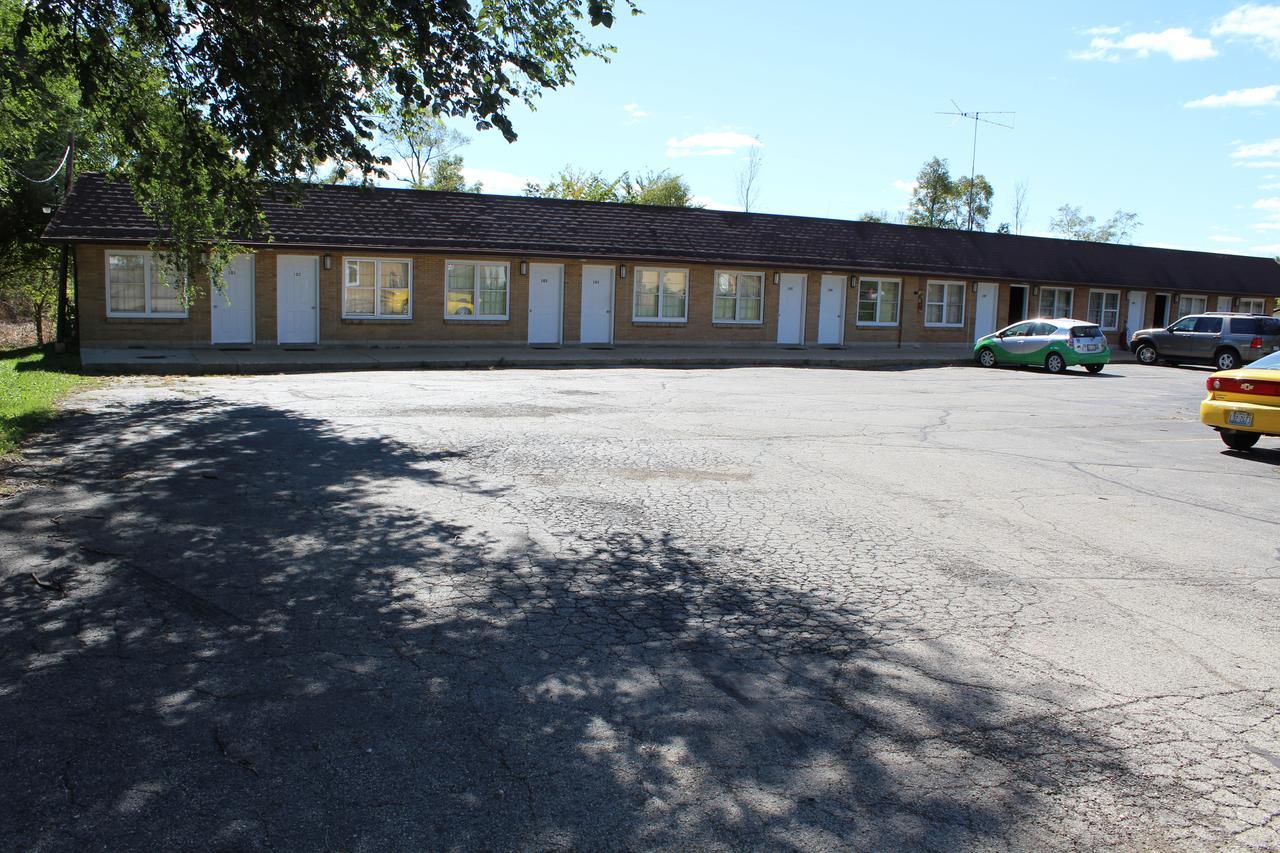 Crest Motel Bartlett Экстерьер фото